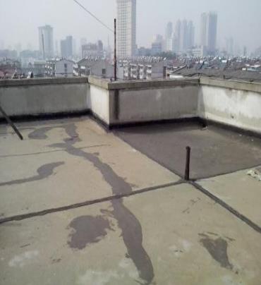 梅列漏水维修 楼顶漏水是什么原因，楼顶漏水维修方法是什么?